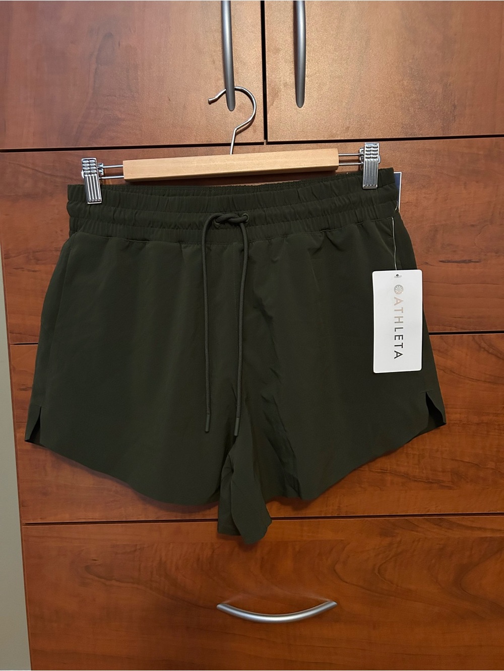 Athleta Olive Green Women's Crossroads Shorts